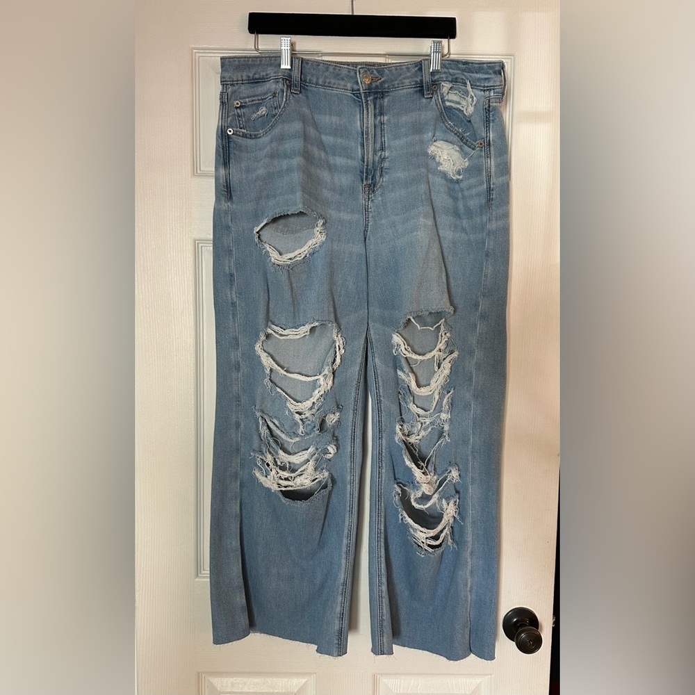 American Eagle Distressed Jeans super high-rise, baggy, wide leg Sz 16R see desc